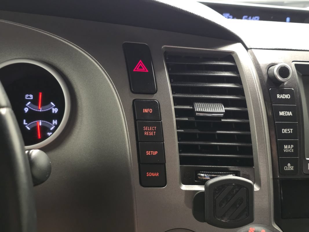 Used 2013 Toyota Sequoia Limited AWD/4WD image 37