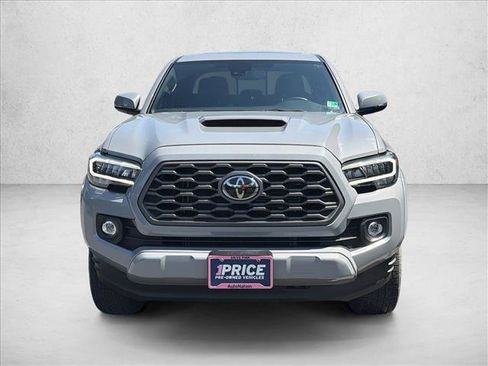 Used 2020 Toyota Tacoma TRD Sport w/ TRD Premium Sport Package AWD/4WD image 2