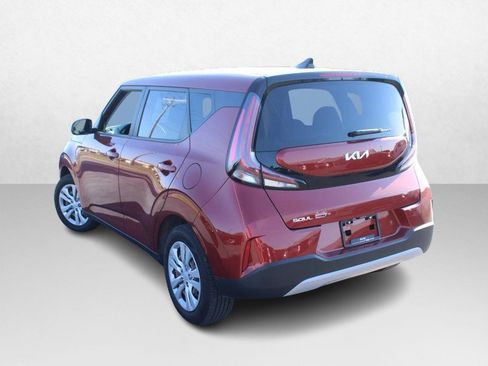 Used 2023 Kia Soul LX image 5