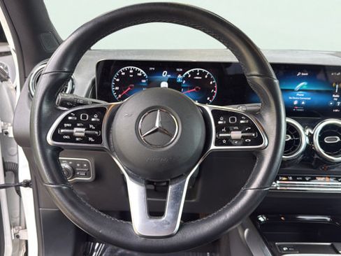 Used 2023 Mercedes-Benz GLB 250 4MATIC image 15