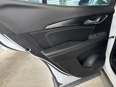 Used 2022 Buick Envision Preferred image 12