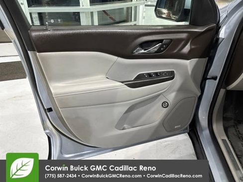 Used 2017 GMC Acadia SLT FWD image 14