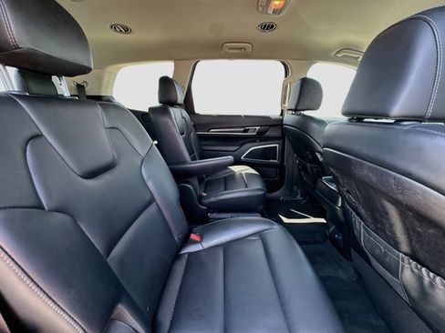 Used 2024 Kia Telluride S FWD image 28