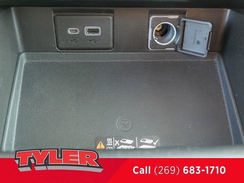 Used 2021 Chevrolet Suburban Premier w/ Premium Package AWD/4WD image 41