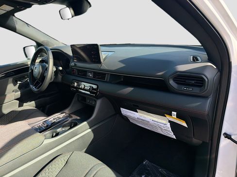 New 2026 Honda Pilot Sport image 26