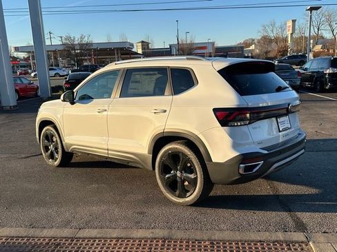 New 2026 Volkswagen Taos SEL AWD/4WD image 5