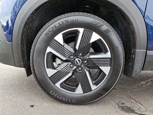 Certified 2025 Nissan Kicks SV image 10