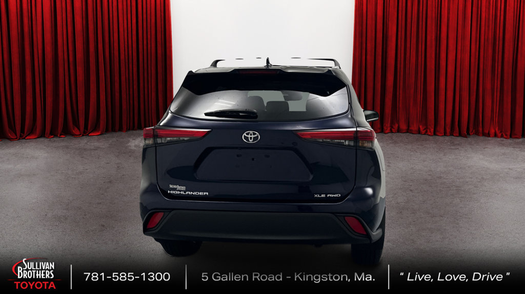 Used 2022 Toyota Highlander XLE AWD/4WD image 6