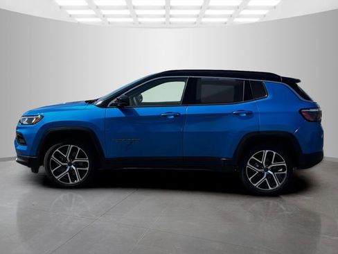 Certified 2025 Jeep Compass Limited AWD/4WD image 4