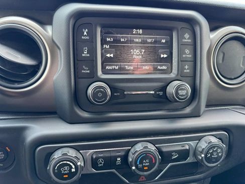 Used 2018 Jeep Wrangler Sport AWD/4WD image 17