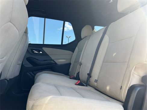 Used 2023 Chevrolet Traverse LS image 27