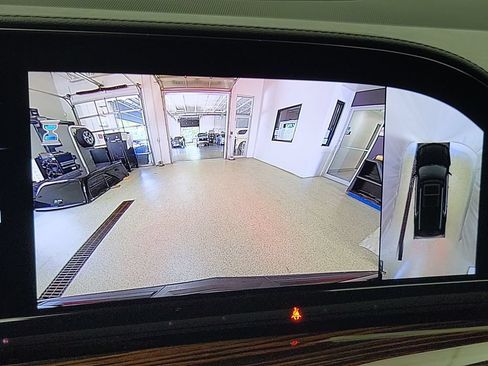 Certified 2023 Cadillac Escalade Premium Luxury AWD/4WD image 19