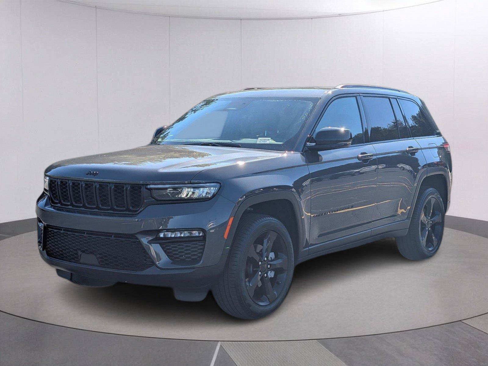 Used 2025 Jeep Grand Cherokee Limited w/ Black Appearance Package AWD/4WD image 1