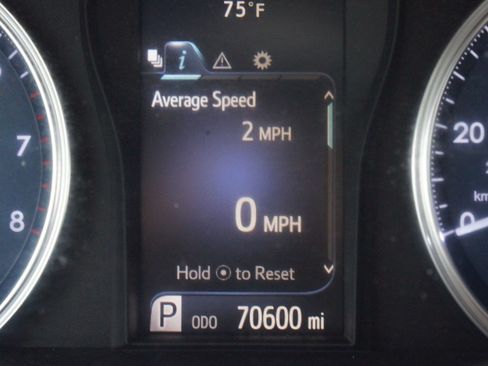 Used 2017 Toyota Camry LE FWD image 4