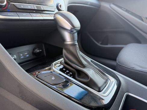 Used 2018 Hyundai Ioniq SEL image 23