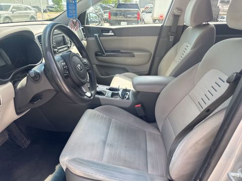 Used 2017 Kia Sportage LX w/ LX Popular Package image 8