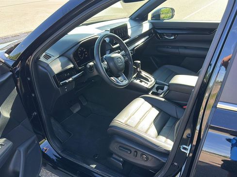Used 2025 Honda CR-V Sport Touring image 8
