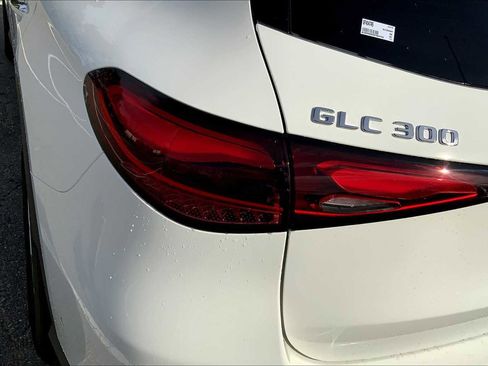 Certified 2025 Mercedes-Benz GLC 300 4MATIC image 18
