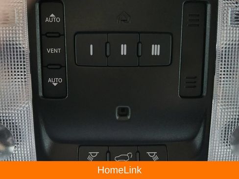 Used 2021 Dodge Durango R/T w/ SRT Interior Appearance Group AWD/4WD image 22