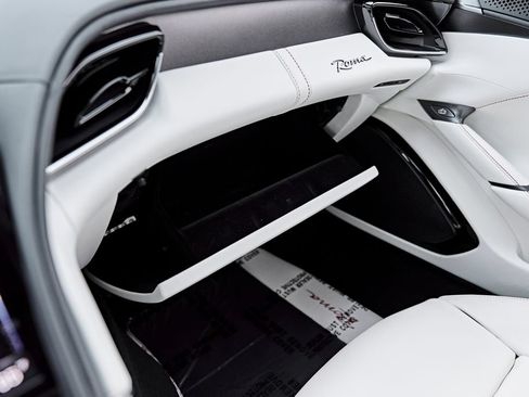 Used 2022 Ferrari Roma RWD image 78