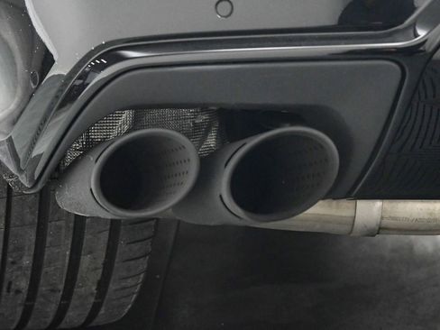 Used 2025 Lamborghini Urus SE image 24