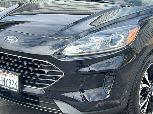 Certified 2022 Ford Escape SE w/ SE Sport Appearance Package FWD image 3