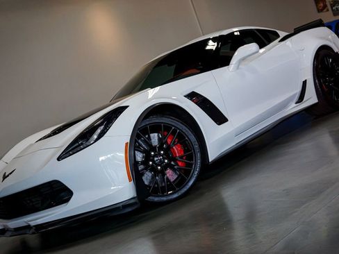 Used 2015 Chevrolet Corvette Z06 w/ Z07 Performance Package image 77