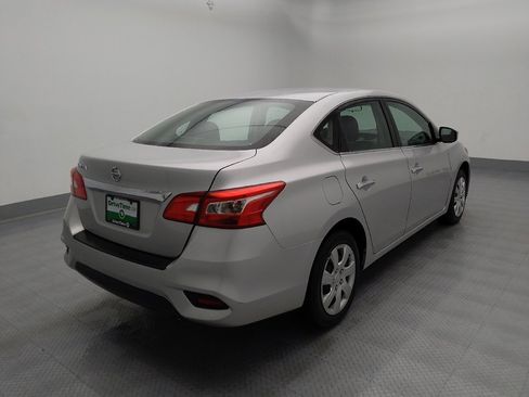 Used 2019 Nissan Sentra S image 9