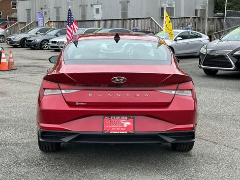Used 2023 Hyundai Elantra SEL w/ Convenience Package FWD image 5