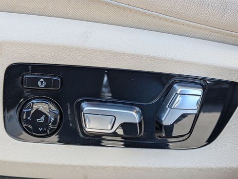 Used 2021 BMW X5 xDrive40i w/ Executive Package image 16