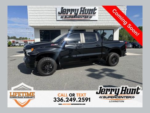 Used 2022 Chevrolet Silverado 1500 LT Trail Boss w/ LPO, Dark Essentials Package image 1