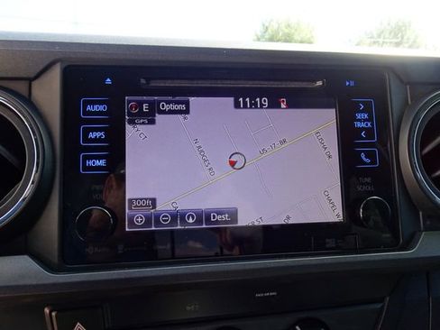 Used 2019 Toyota Tacoma TRD Off-Road AWD/4WD image 21