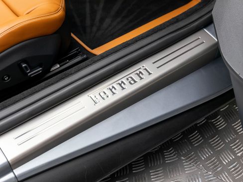 Certified 2022 Ferrari Portofino M image 39