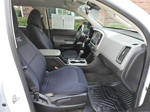Used 2015 Chevrolet Colorado LT AWD/4WD image 36
