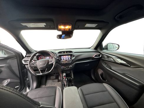 Used 2023 Chevrolet TrailBlazer RS w/ Sun and Liftgate Package FWD image 9