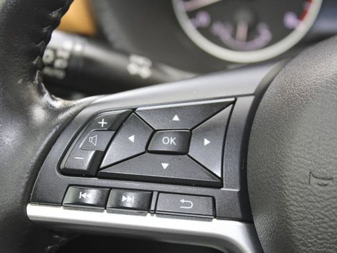 Used 2022 Nissan Sentra SV w/ SV Premium Package image 25