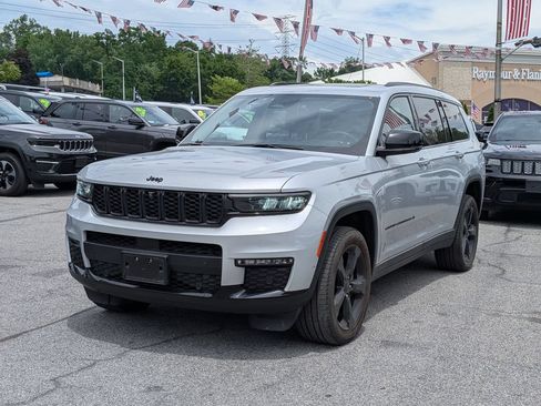 Used 2023 Jeep Grand Cherokee L Limited w/ Luxury Tech Group II AWD/4WD image 1
