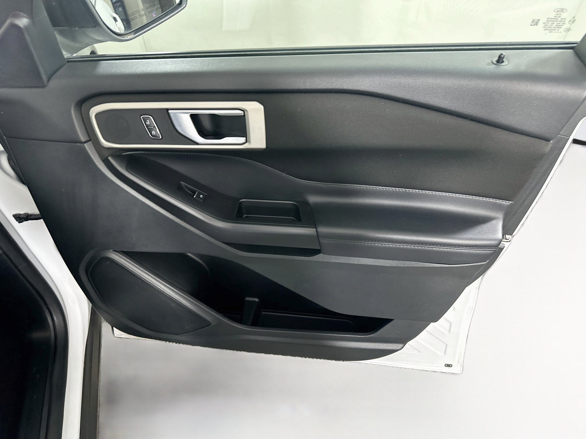 Used 2020 Ford Explorer XLT RWD image 33