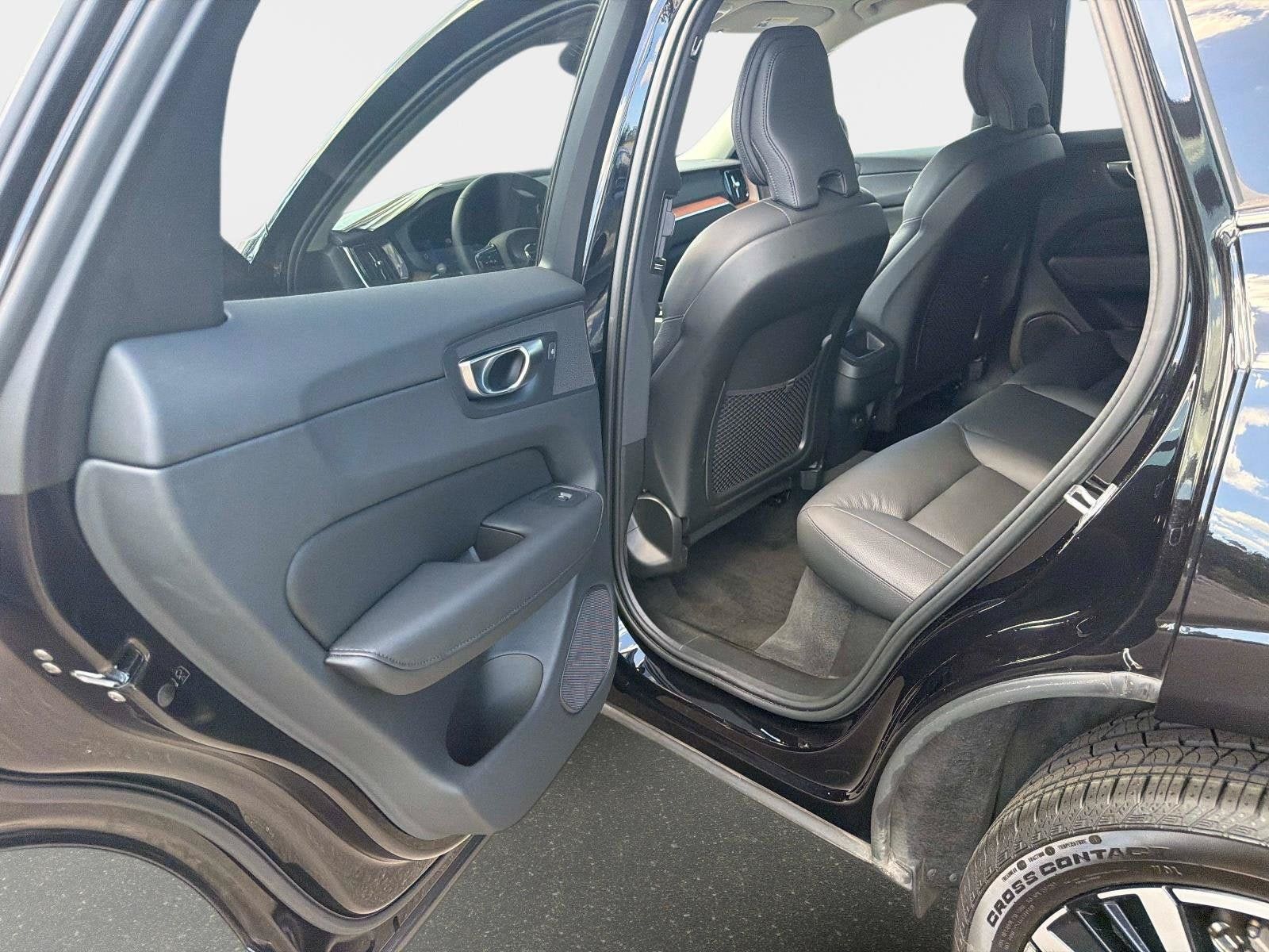 Used 2024 Volvo XC60 B5 Plus w/ Climate Package AWD/4WD image 13
