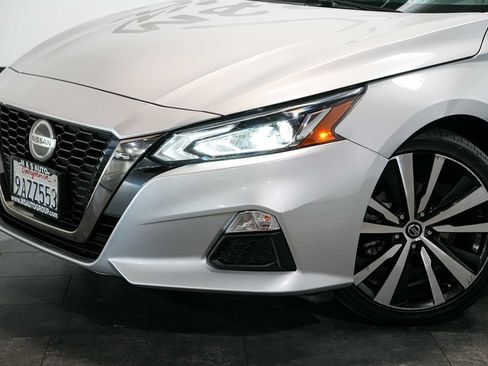 Used 2022 Nissan Altima 2.5 SR FWD image 10