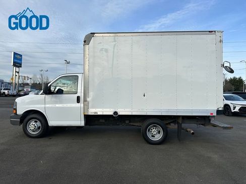 Used 2014 Chevrolet Express 3500 w/ Chrome Appearance Package image 11