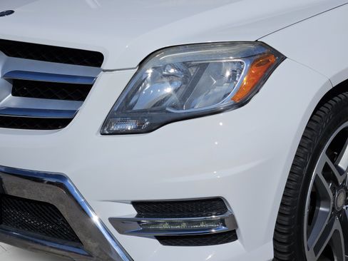 Used 2015 Mercedes-Benz GLK 350 2WD image 28
