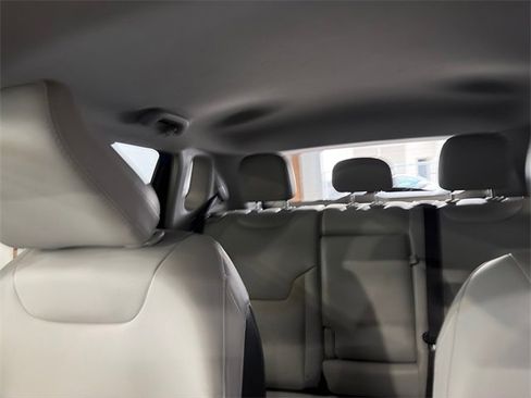 Used 2022 Jeep Compass Latitude w/ Convenience Group image 18