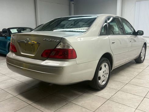 Used 2004 Toyota Avalon XLS image 9