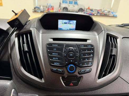 Used 2019 Ford Transit 150 XL RWD image 46