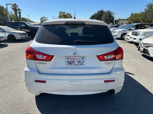 Used 2011 Mitsubishi Outlander Sport SE FWD image 3