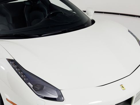 Used 2019 Ferrari 488 Spider image 45