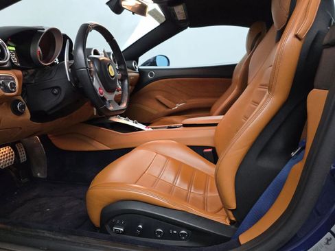 Used 2017 Ferrari California T image 2