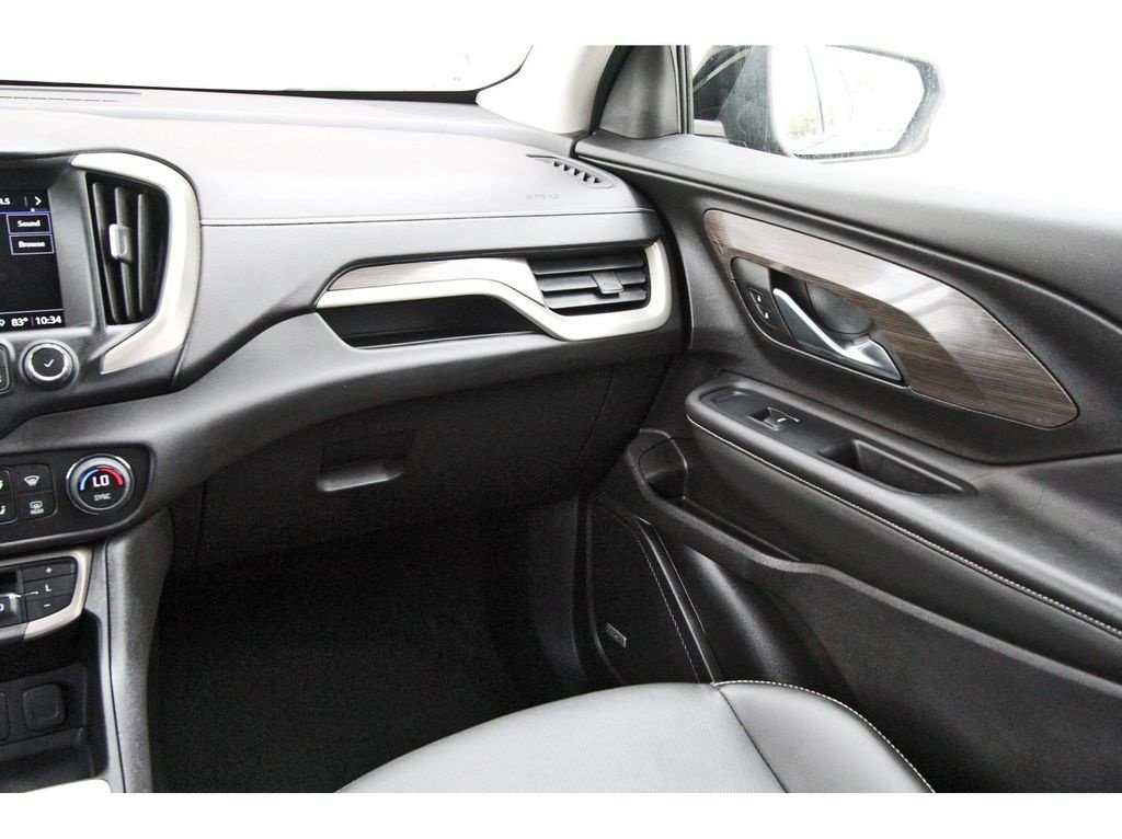 Used 2024 GMC Terrain Denali w/ Denali Premium Package AWD/4WD image 10
