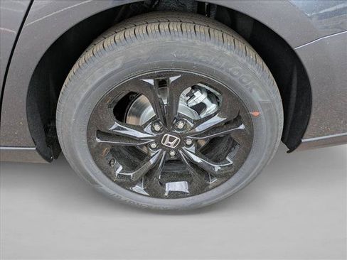 Used 2025 Honda Accord SE image 9